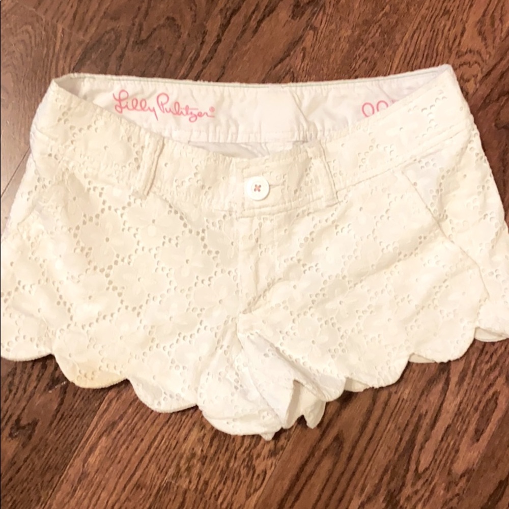 Lilly Pulitzer white lace scalloped shorts sz 00